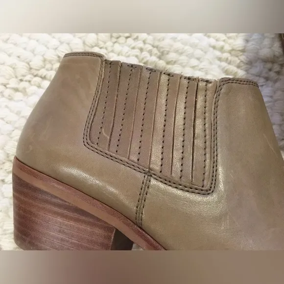 Retro Madewell Tan Chelsea Ankle Boots