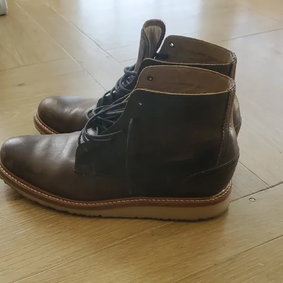 Rhodes Chukka Wedge Sole Leather Boots Size 10