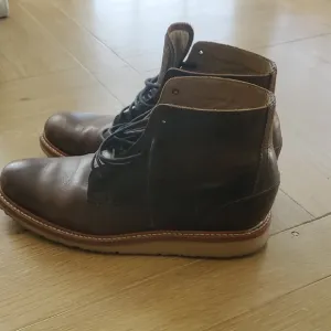 Rhodes Chukka Wedge Sole Leather Boots Size 10