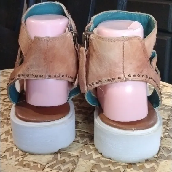 ROAN BY BED/STU SANDALS