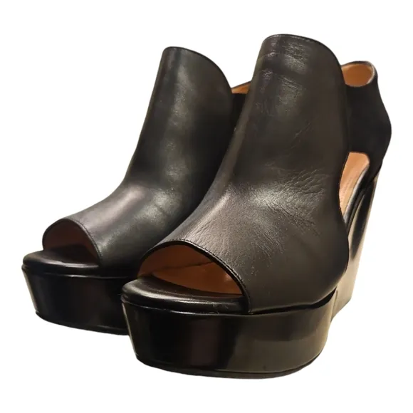 ROBERT CLERGERIE | Diser Black Leather Wedge Sandals in Size EU 37 / US 6.5