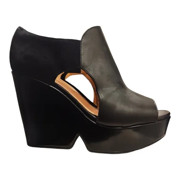 ROBERT CLERGERIE | Diser Black Leather Wedge Sandals in Size EU 37 / US 6.5