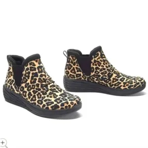 Ryka Niah Animal print Water Repellent Ankle Boots size 8