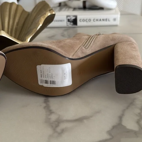 SAKS FIFTH AVENUE Elegant Tan Suede Ankle Boots