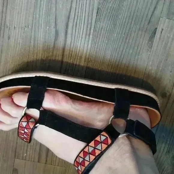 SALE NWB XIRENA ANAIS SANDAL women  US 9.5 EU 41
