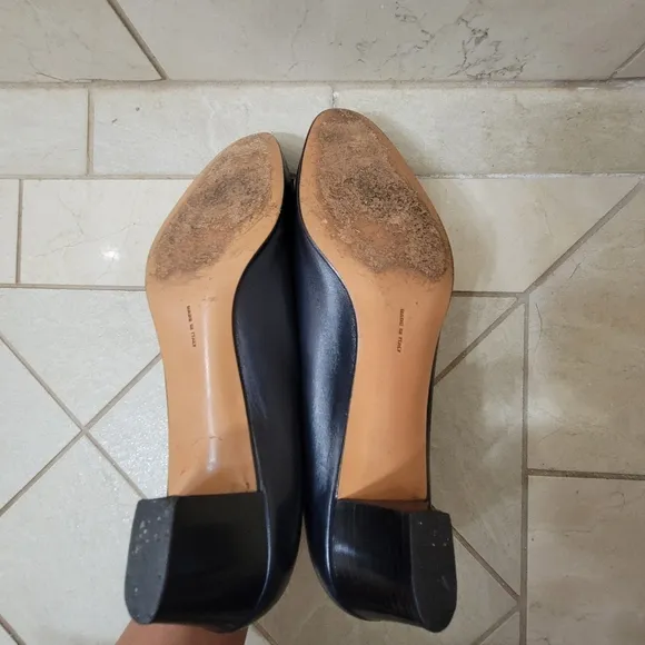 Salvatore Ferragamo Boutique Vara Bow Bow Chunchy Heels.