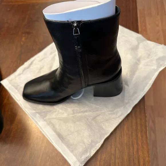 Sam Edelman Winnie Black Leather Boots