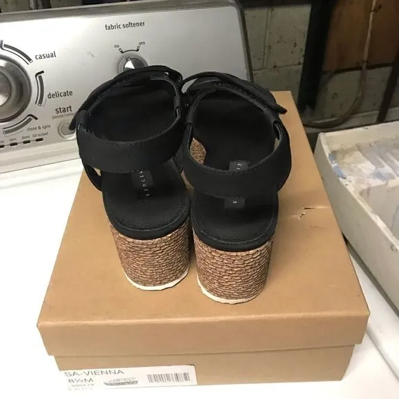Sanctuary sandals worn once black