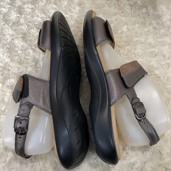 SAS sandals