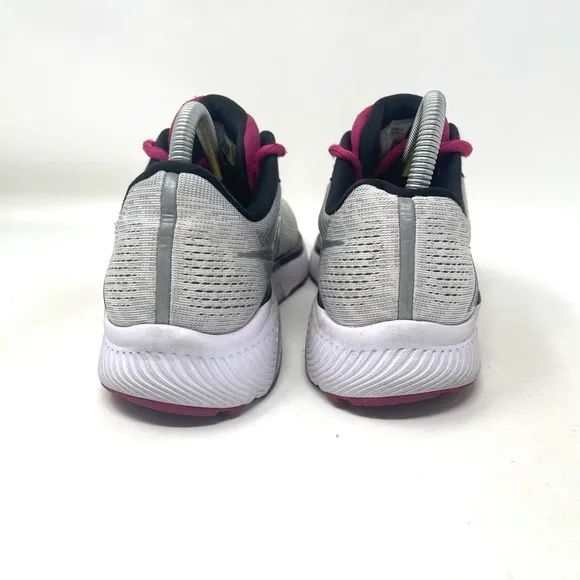 Saucony Guide 14 Athletic Sneaker Wide Grey Silver Pink Womens 8