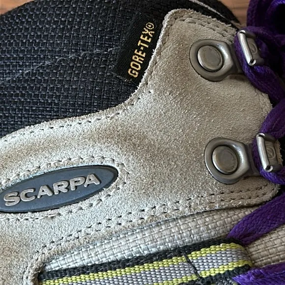 Scarpa Mustang Lady GTX Hiking Trekking Backpacking Boots Ice / Green Size 8.5