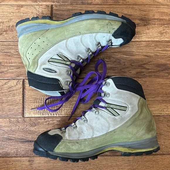 Scarpa Mustang Lady GTX Hiking Trekking Backpacking Boots Ice / Green Size 8.5