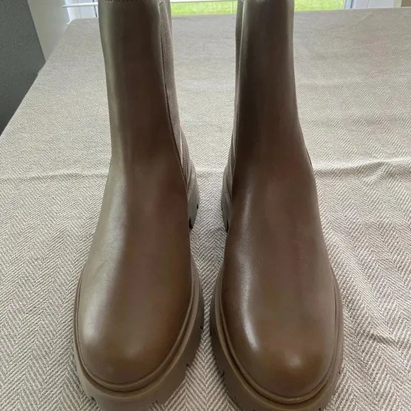 Schutz Billie Casual boots Platform Chunky size 10 NWOT