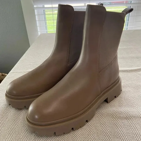 Schutz Billie Casual boots Platform Chunky size 10 NWOT