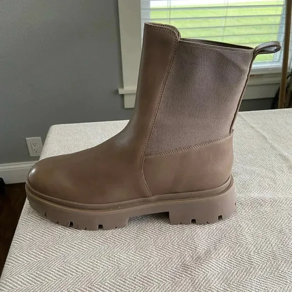 Schutz Billie Casual boots Platform Chunky size 10 NWOT