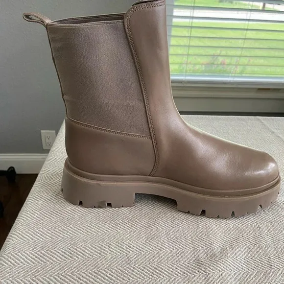 Schutz Billie Casual boots Platform Chunky size 10 NWOT