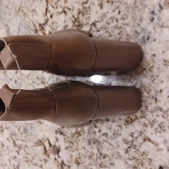 Schutz Billie Leather Platform Boots NEW Size 10B MSRP $198