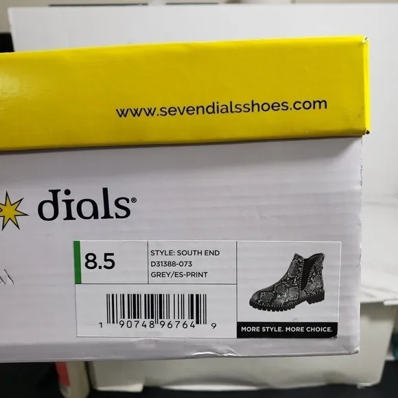 Seven Dials South End Chelsea Stud Snake Ankle Boots Sz 8.5M