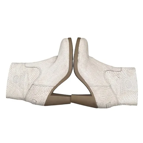 Shabbies Amsterdam Beige Snakeskin Western Slanted Heel Ankle Boot Size 38/7.5