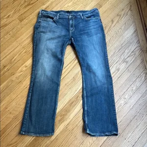 Silver Jeans Suki Slim Bootcut Jeans SZ 20 L33 Mid Rise Stretch Faded Wash