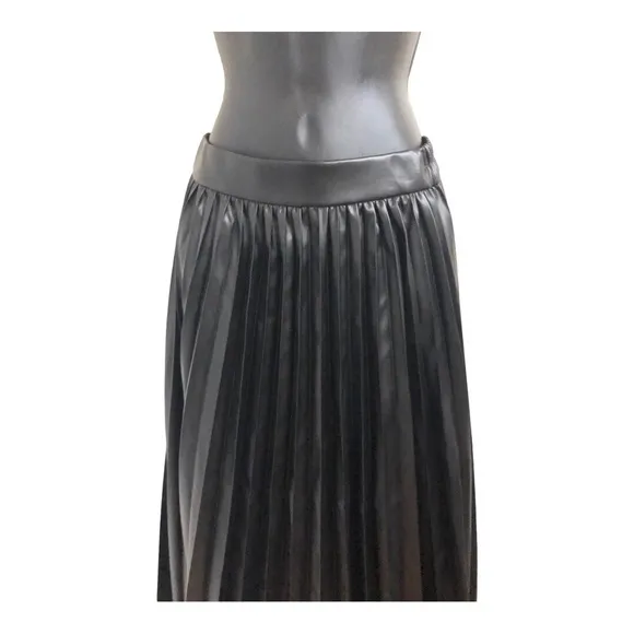 Sincerely Jules black pleather pleated circle swing skirt size small new