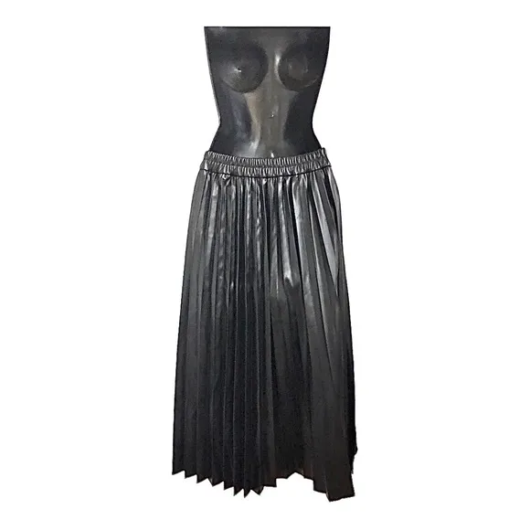 Sincerely Jules black pleather pleated circle swing skirt size small new