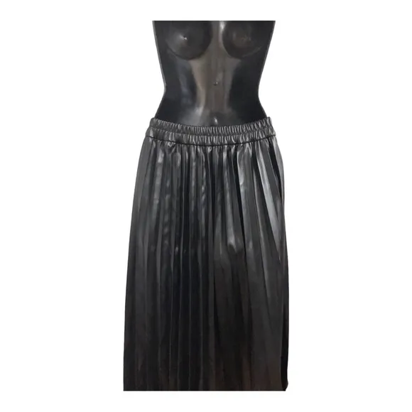 Sincerely Jules black pleather pleated circle swing skirt size small new