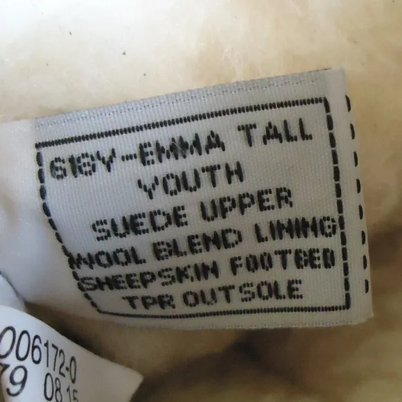 SIZE 2 youth. BEARPAW EMMA suede boots.
