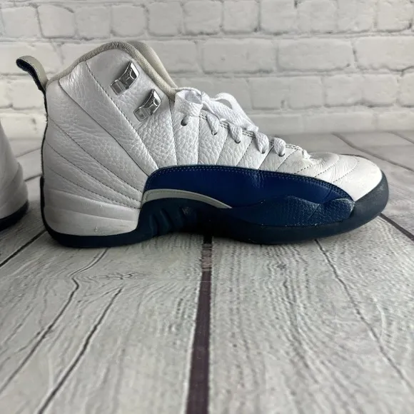 Size 7Y‎ / 8.5 W🔥 Authentic Nike Air Jordan 12 Retro French Blue 2016