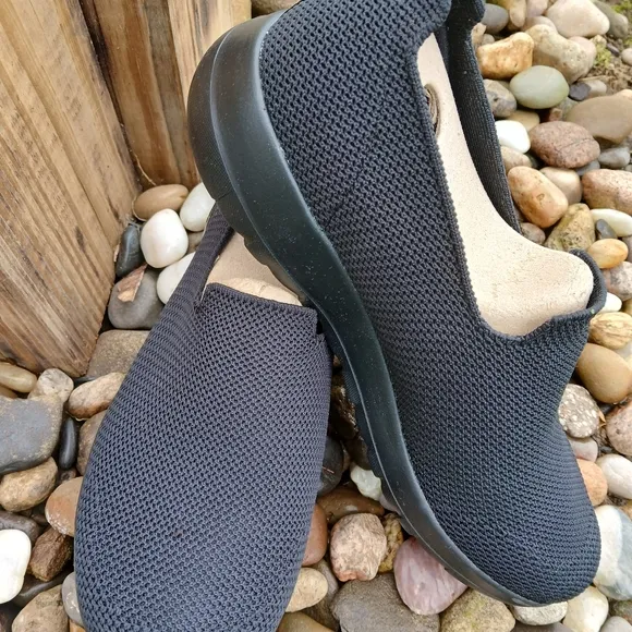 Skechers Go Walj Black Slip-On Knit Shoes Size 10