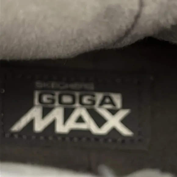 SkECHERS  GOGA MAX   ANKLE BOOTS SIZE 9  NEW