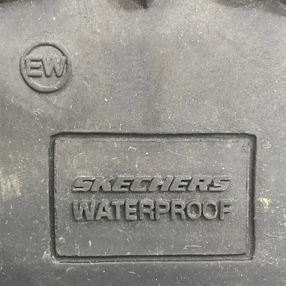 Skechers Verdict 10.5 Wide Waterproof Hiking Boots Lug Sole Memory Foam