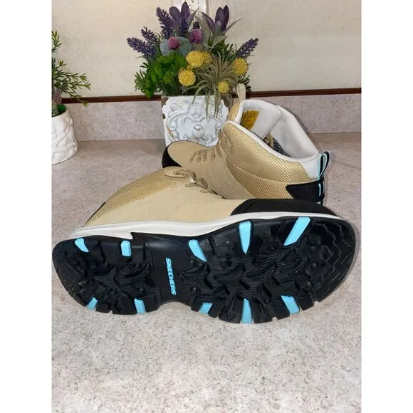 Skechers WOMEN'S Work: Trego Boots- Scarsoll Size 8