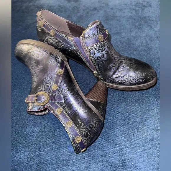 SMAIBULUN SOFFIA | ROSE EMBOSSED FLORAL RELIEF PURPLE LEATHER ANKLE BOOT sz 40/9