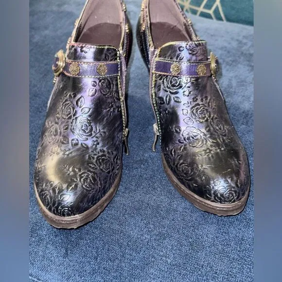 SMAIBULUN SOFFIA | ROSE EMBOSSED FLORAL RELIEF PURPLE LEATHER ANKLE BOOT sz 40/9