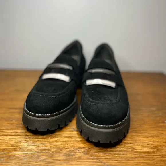 Softwaves Size 38.5 • Suede Vanna Black Platform Loafer Shoes.