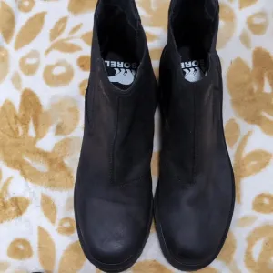 Sorel Black Leather Ankle Boots