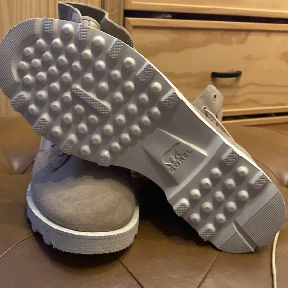 Sorel brand new work boots 🥾 tan waterproof