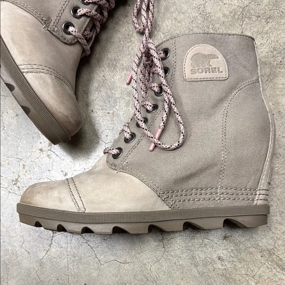 Sorel Gray Lace-Up Boots