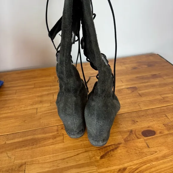 Sorel Joan Of Arctic Tall Distressed Suede Leather Lace Up Wedge Boots Size 10