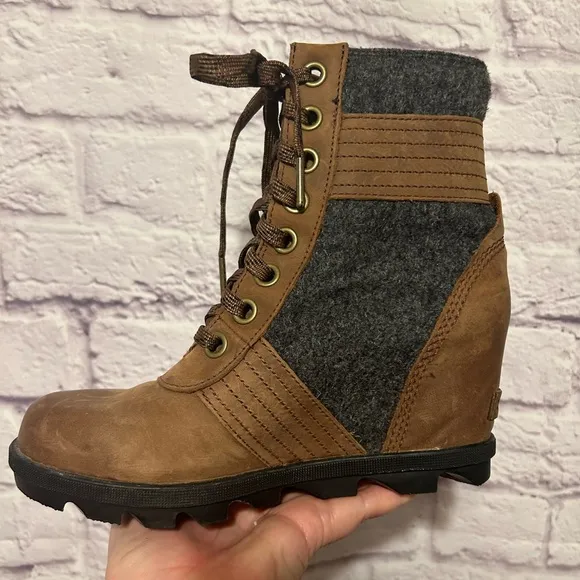 Sorel Lexi Wedge Boots Joan of Arctic Size 8