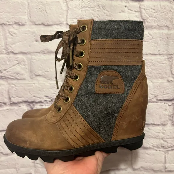 Sorel Lexi Wedge Boots Joan of Arctic Size 8
