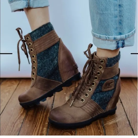 Sorel Lexi Wedge Boots Joan of Arctic Size 8
