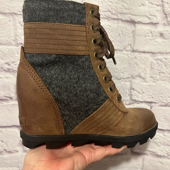 Sorel Lexi Wedge Boots Joan of Arctic Size 8
