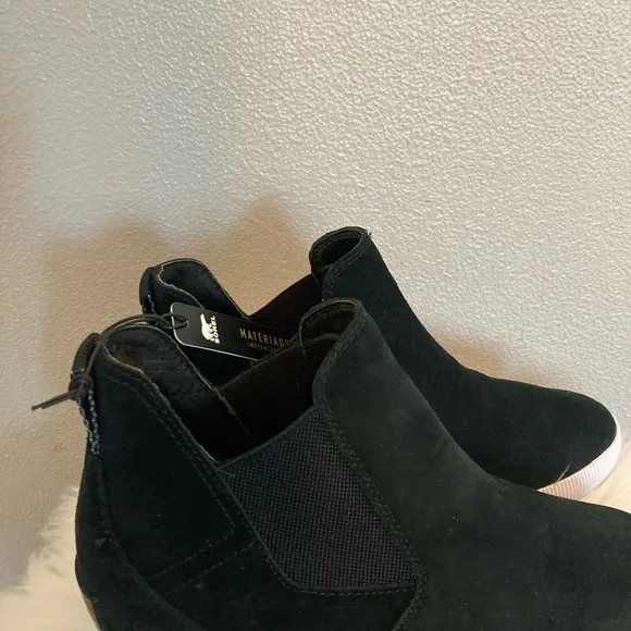 Sorel Out N About Black Suede Ankle Boots