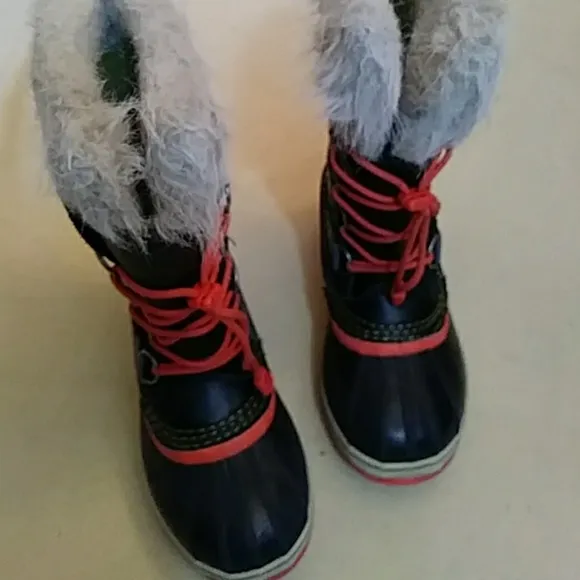 Sorel winter boots-sz 4