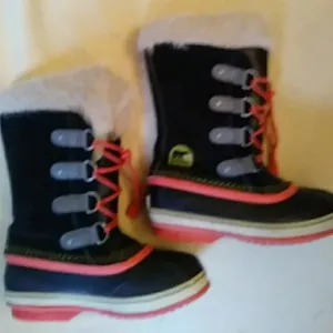 Sorel winter boots-sz 4