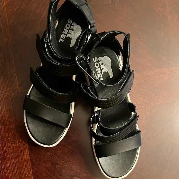 Sorel Women's Cameron Multi StrapWedge Sandal color black size 8
