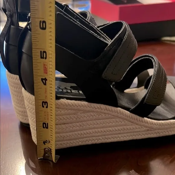 Sorel Women's Cameron Multi StrapWedge Sandal color black size 8