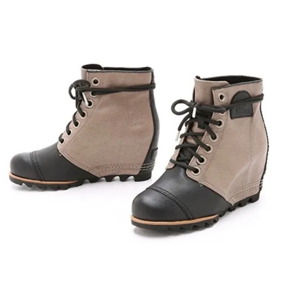 Sorel Women’s PDX Wedge Lace Up Boots Black and Tan Size 8.5